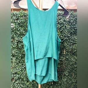 Elizabeth and James Medium Green Tiered Sleeveless Top